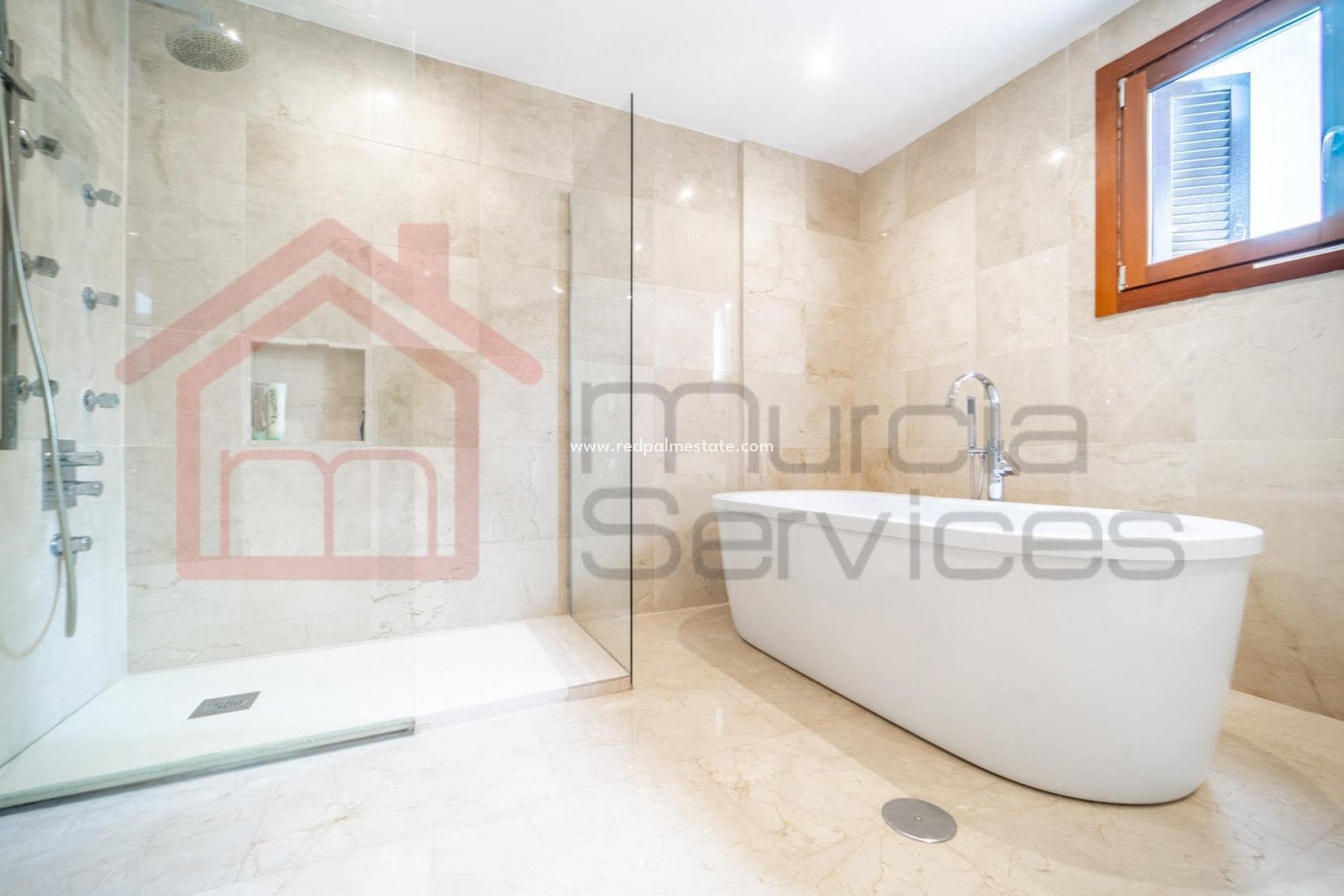 Reventa - Villa -
El Valle Golf Resort - Inland