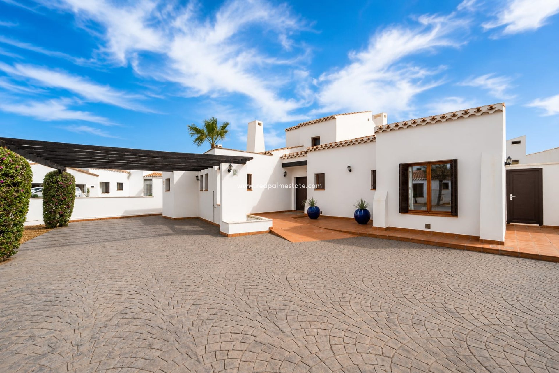 Reventa - Villa -
El Valle Golf Resort - Inland
