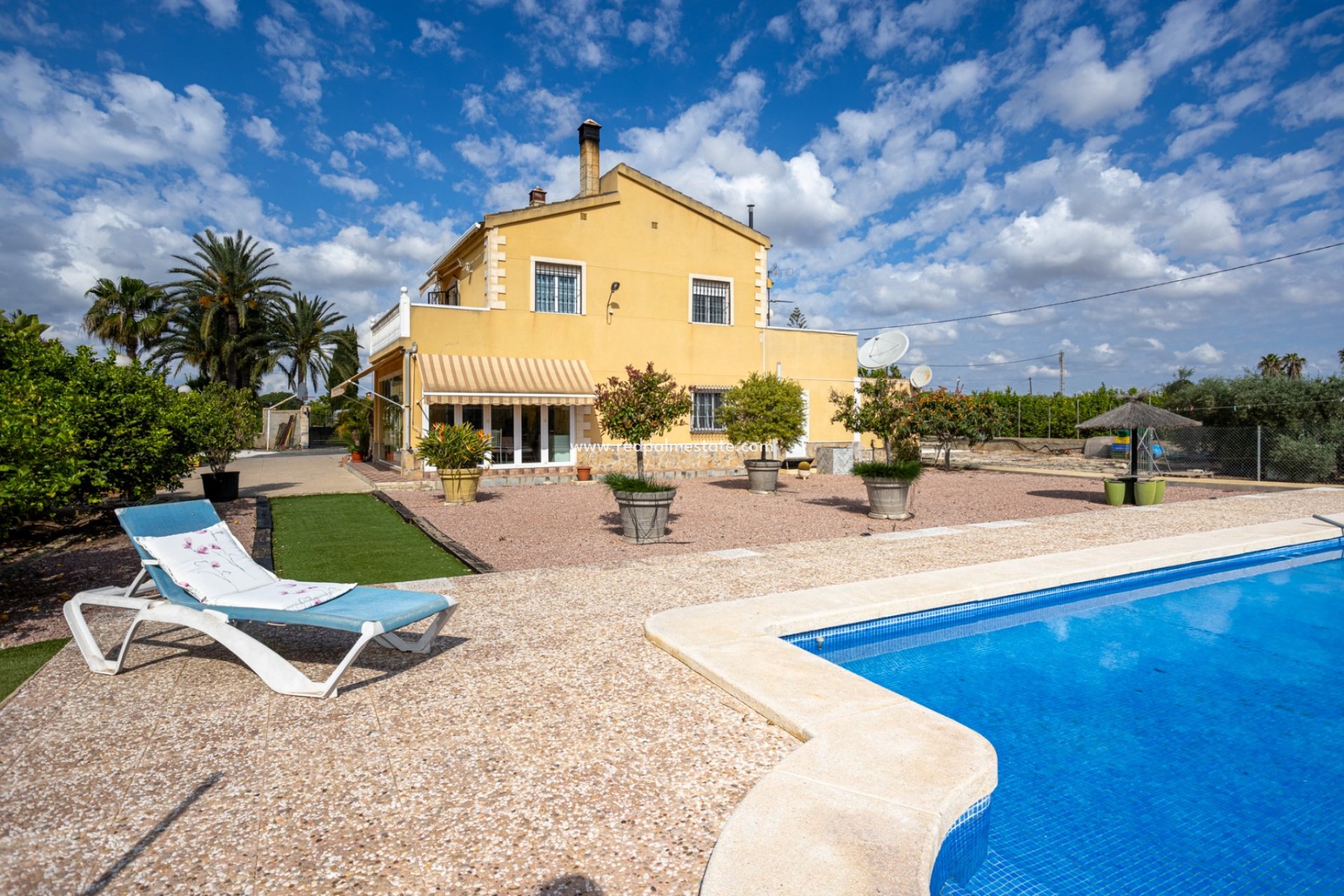 Reventa - Villa -
Elche - La Hoya