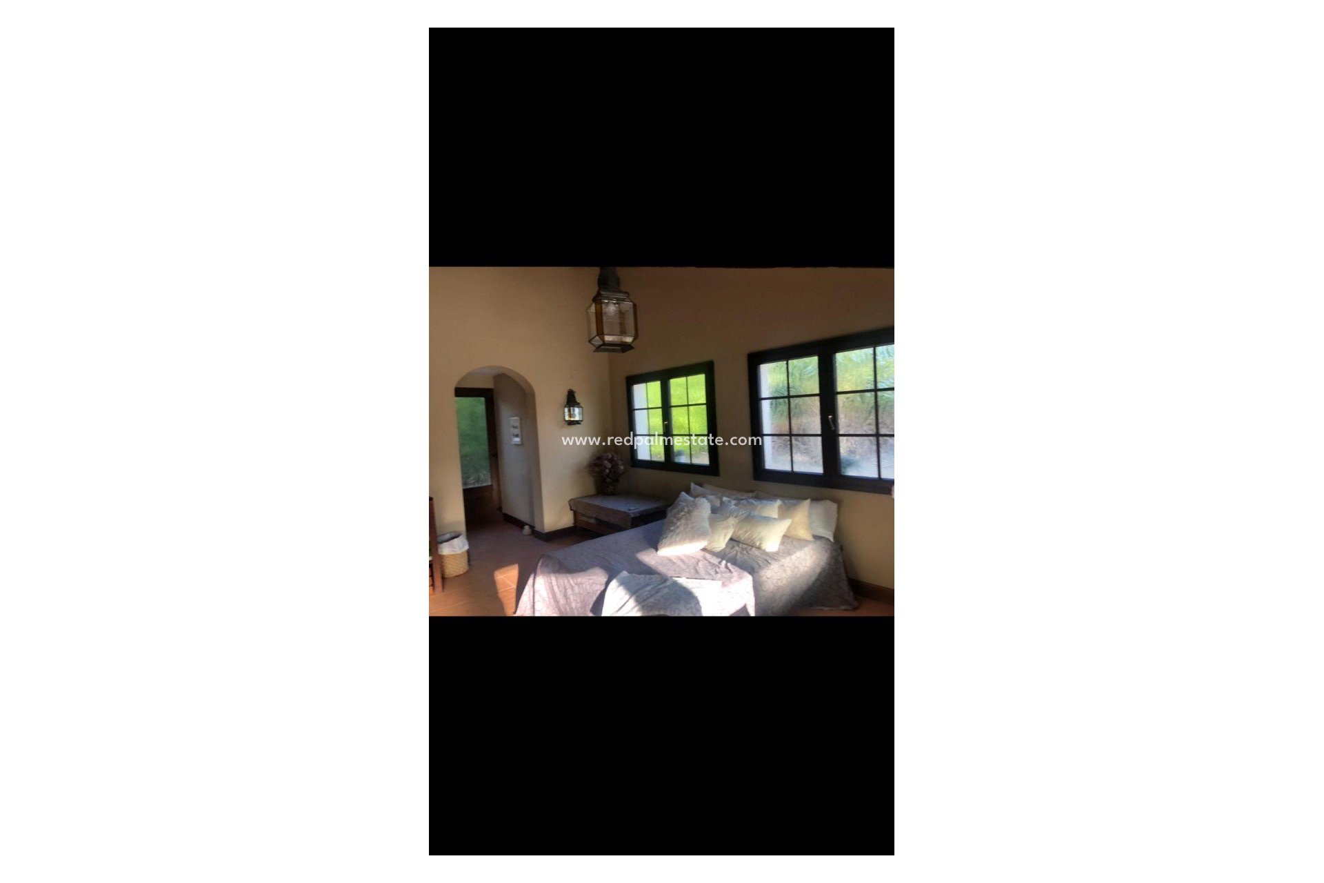 Reventa - Villa -
Elda - Inland