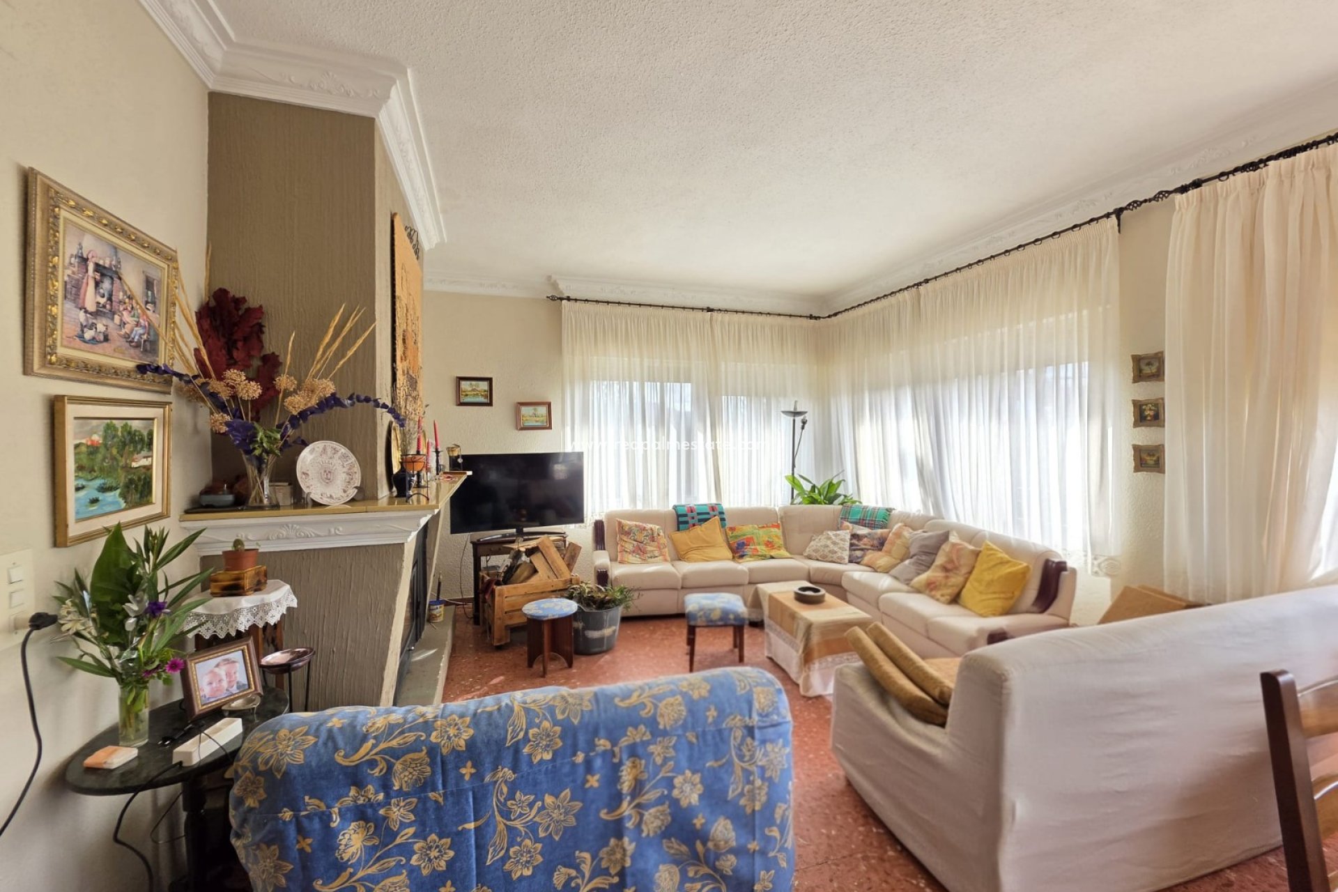 Reventa - Villa -
Elda - Inland