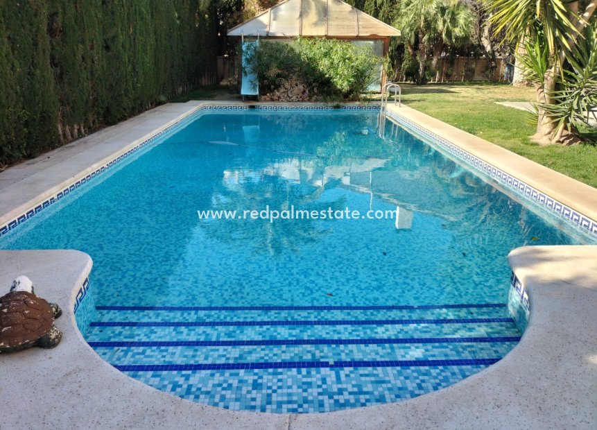 Reventa - Villa -
Elda - Inland