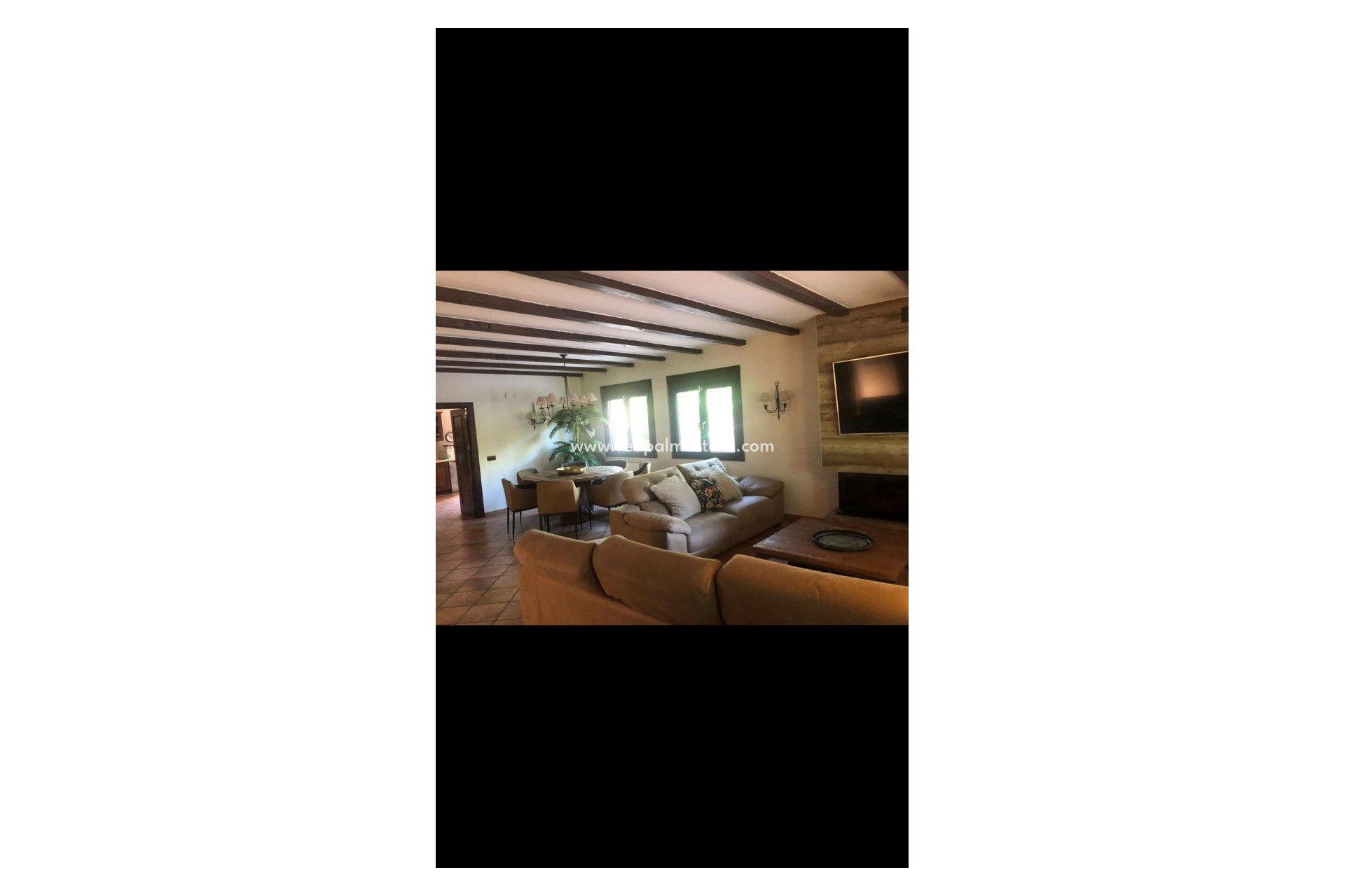 Reventa - Villa -
Elda - Inland