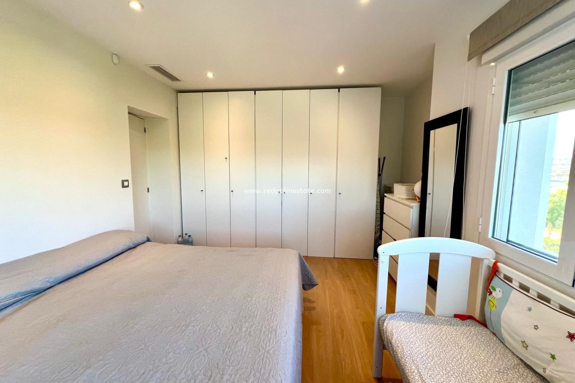 Reventa - Villa -
Elda - Inland