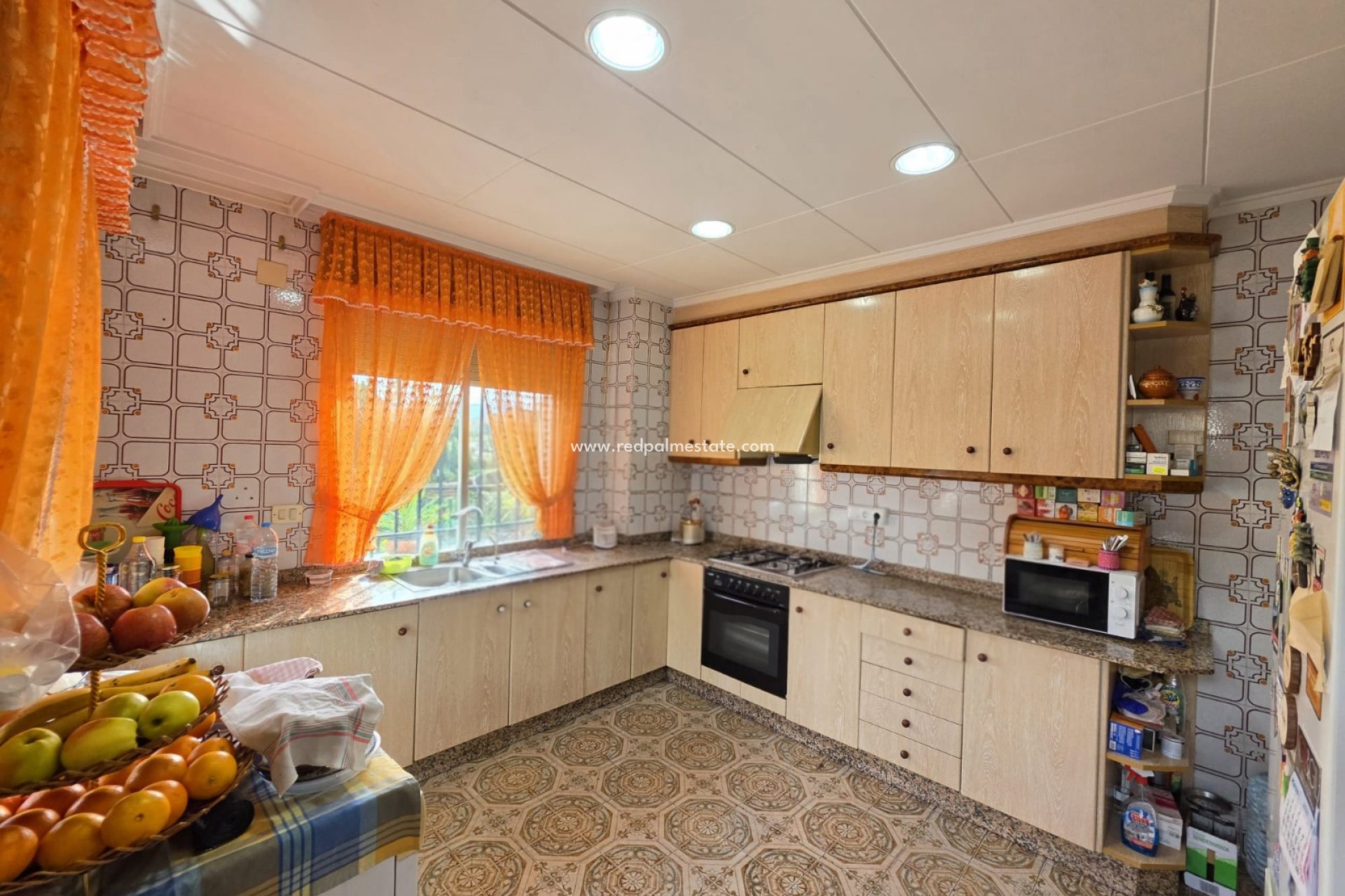 Reventa - Villa -
Elda - Inland