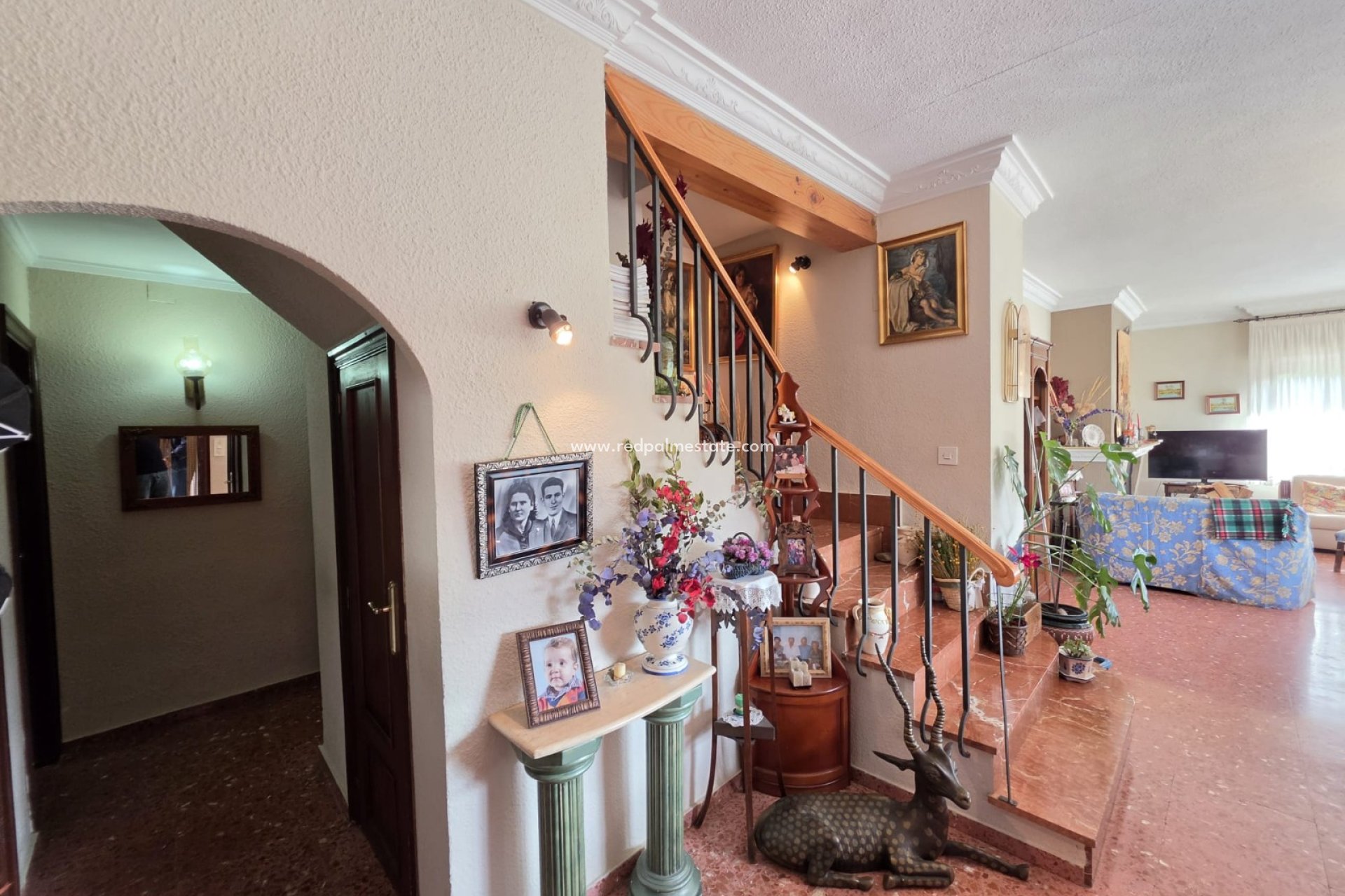 Reventa - Villa -
Elda - Inland