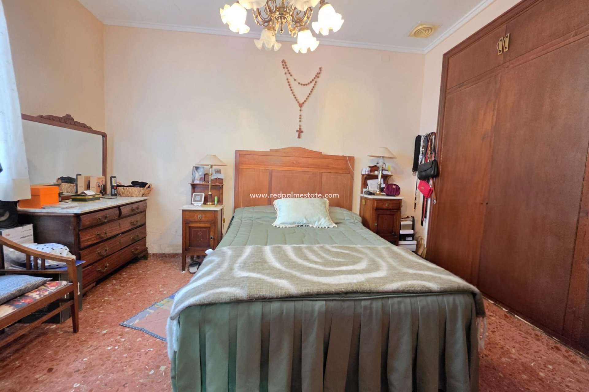 Reventa - Villa -
Elda - Inland