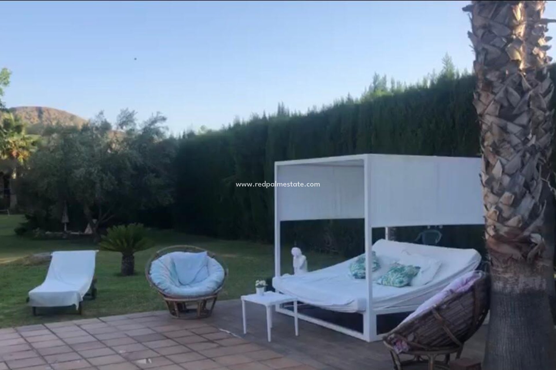 Reventa - Villa -
Elda - Inland