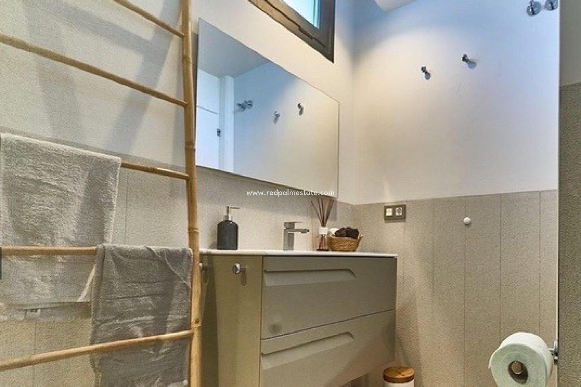 Reventa - Villa -
Finestrat