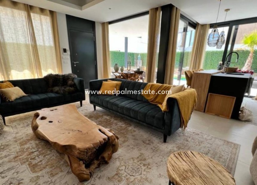 Reventa - Villa -
Finestrat