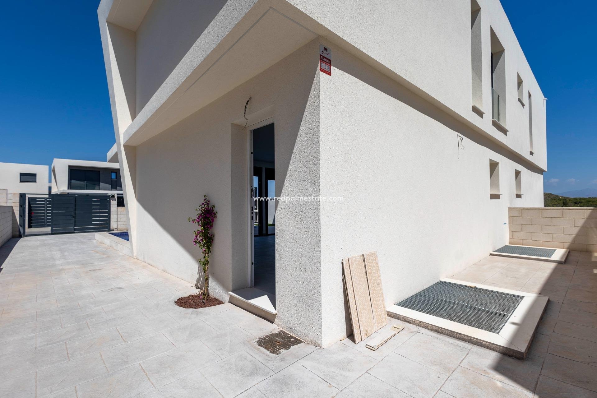 Reventa - Villa -
Gran Alacant - Monte Y Mar Bajo