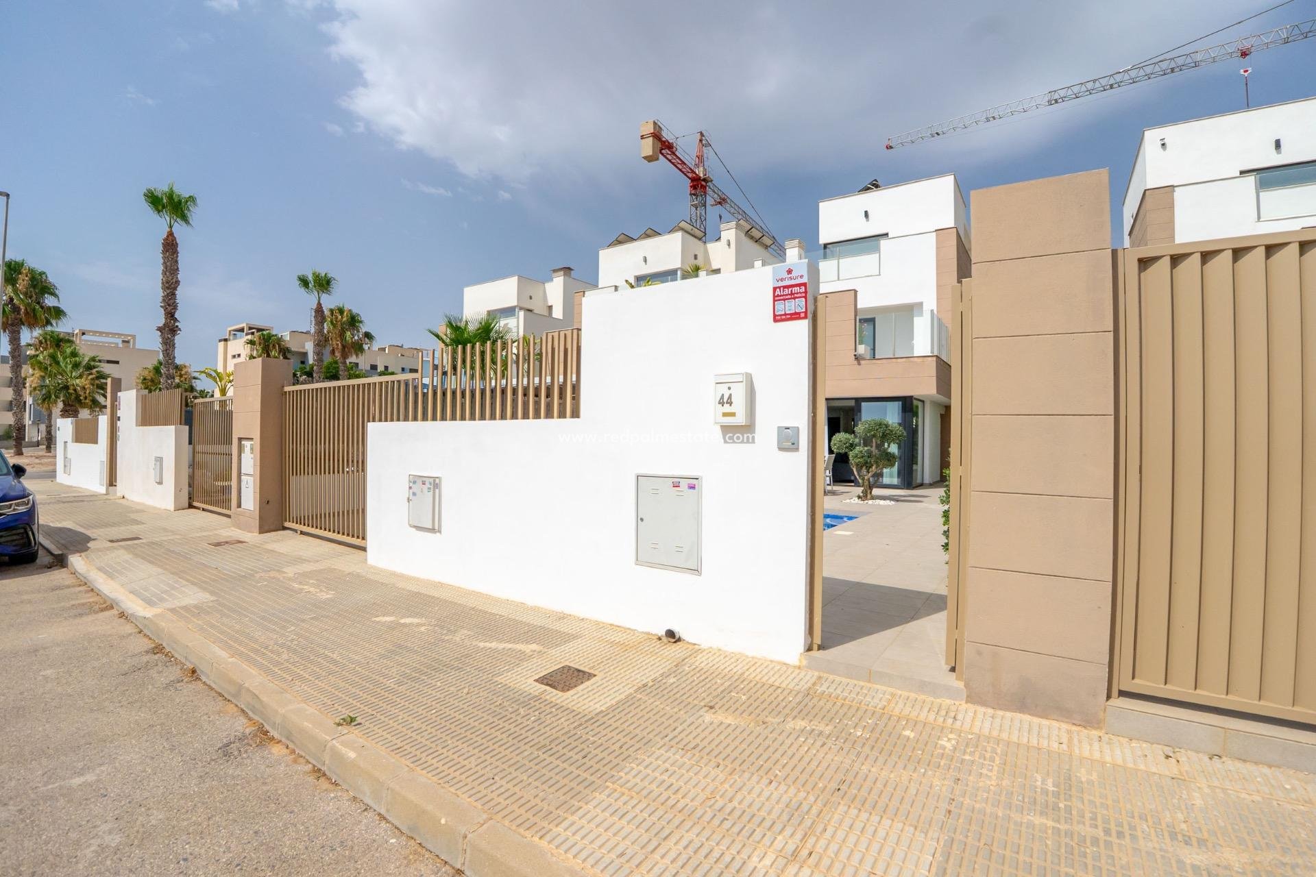 Reventa - Villa -
Guardamar del Segura - El Raso