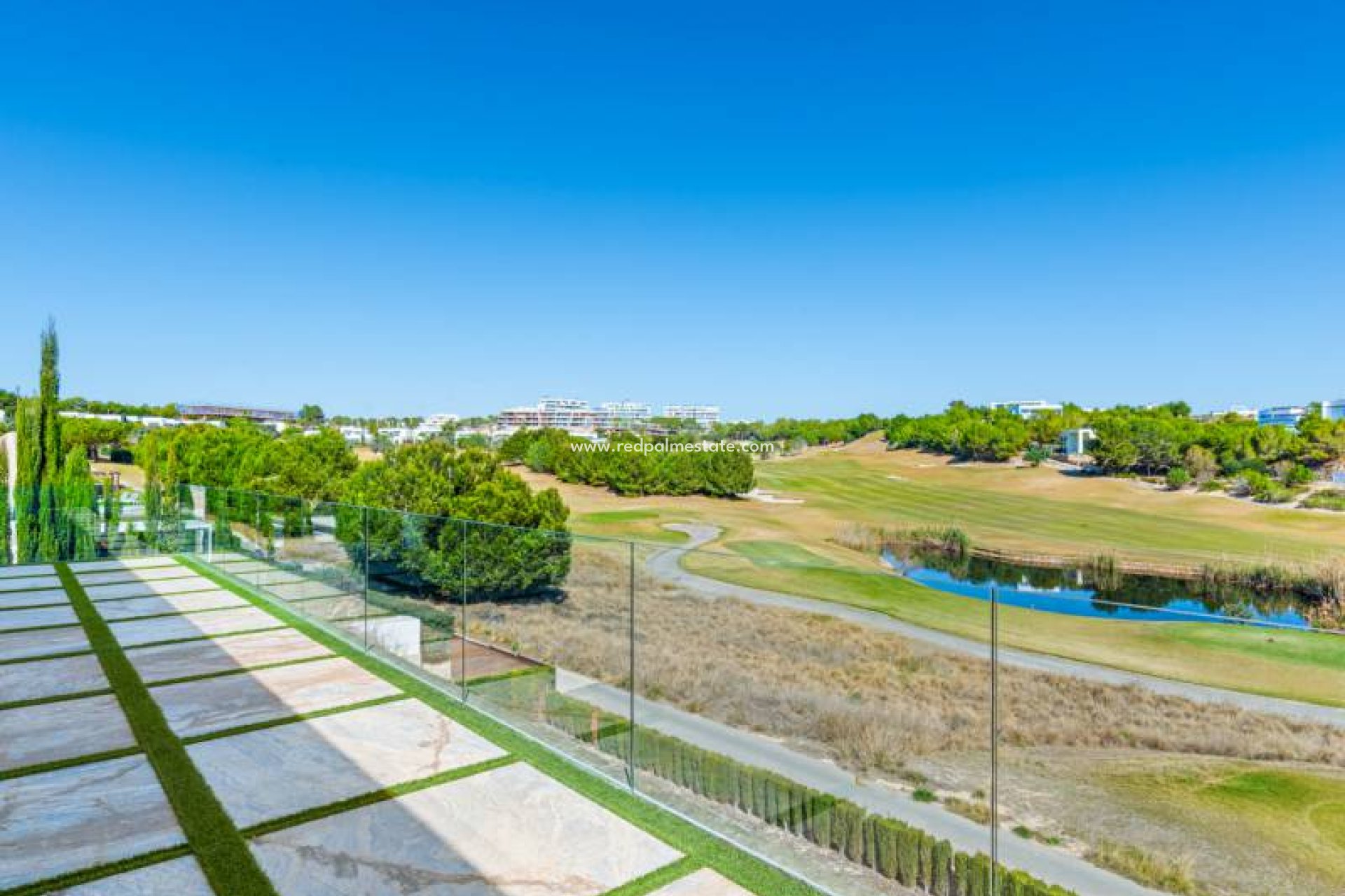 Reventa - Villa independiente -
Las Colinas Golf - Costa Blanca