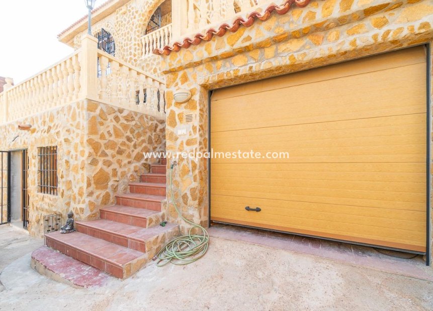 Reventa - Villa independiente -
Orihuela Costa - Los Balcones