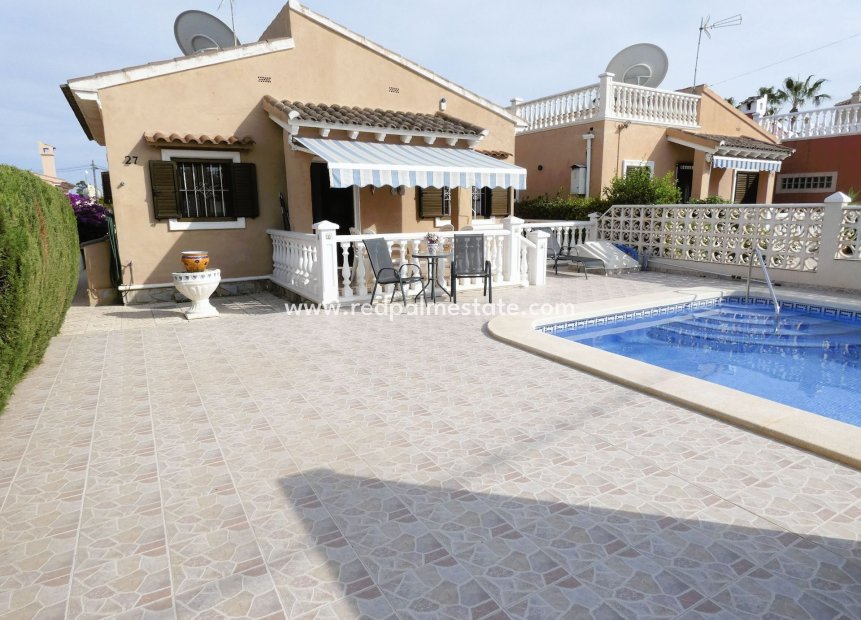 Reventa - Villa independiente -
Orihuela Costa - Playa Flamenca