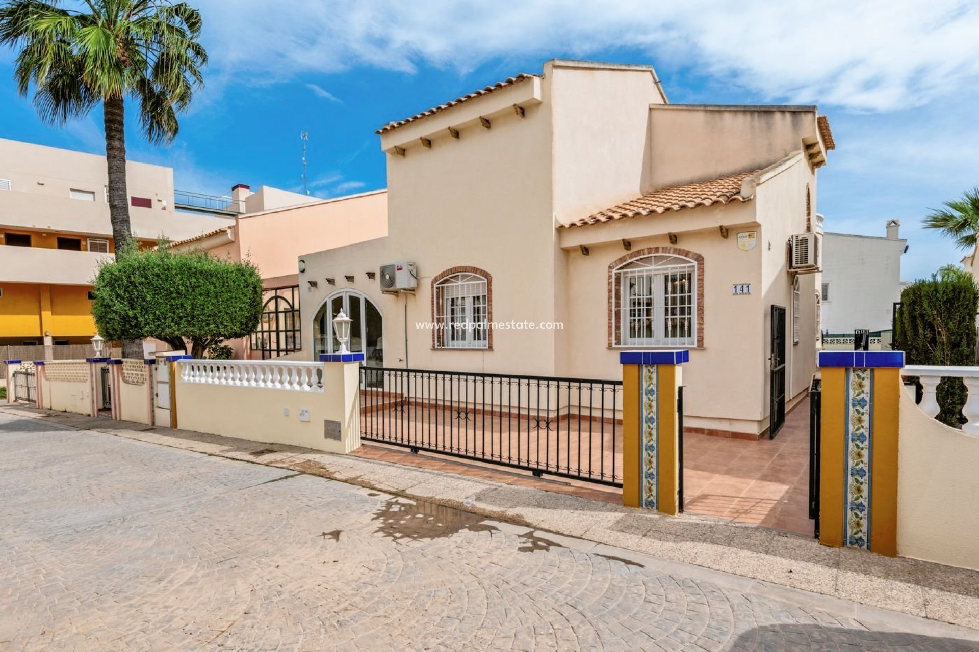 Reventa - Villa independiente -
Orihuela Costa - Playa Flamenca