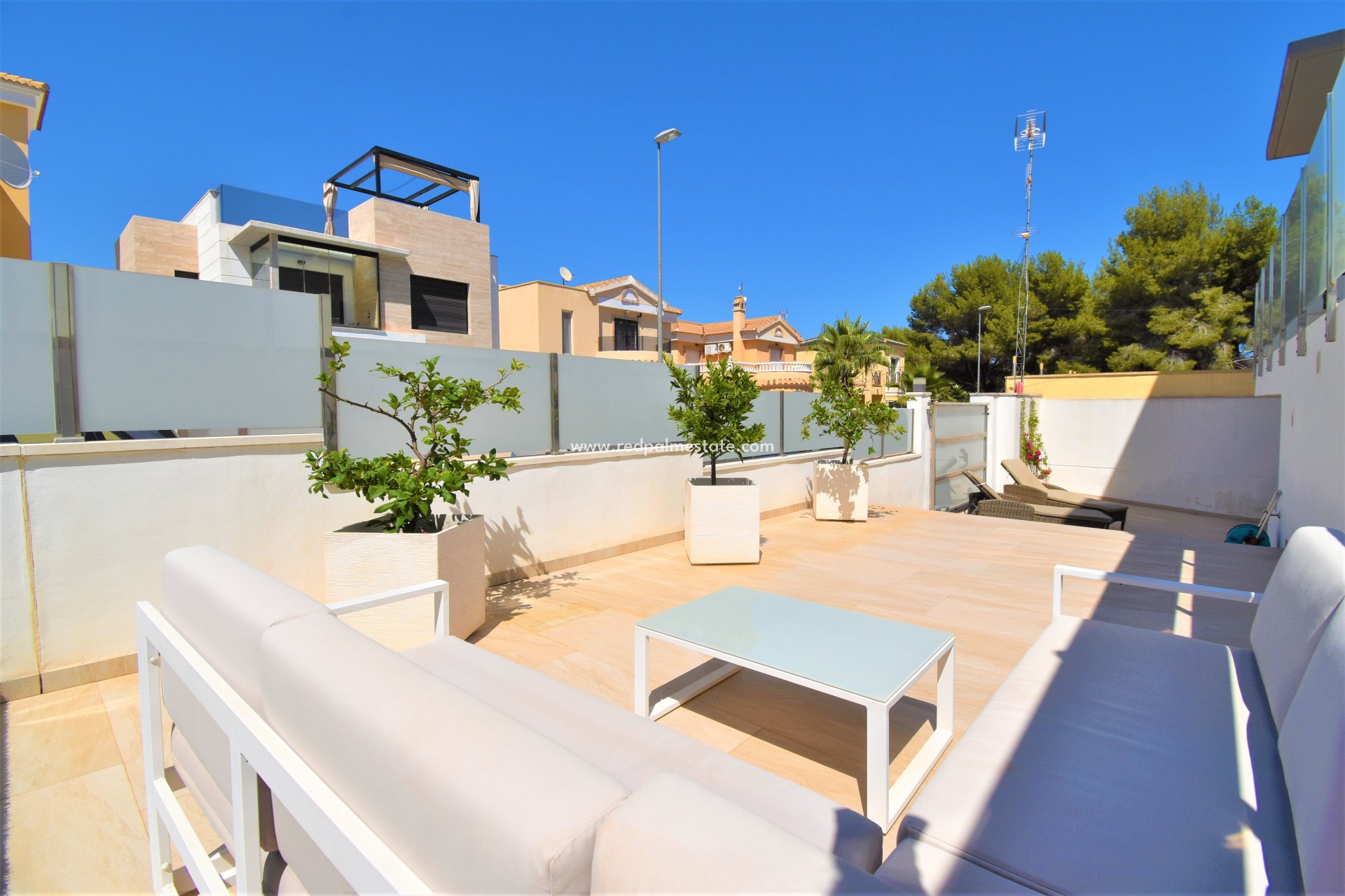 Reventa - Villa independiente -
Orihuela Costa