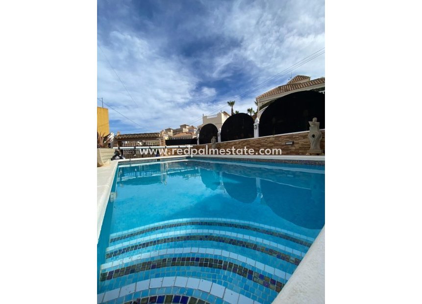 Reventa - Villa independiente -
San Miguel de Salinas - Blue Lagoon