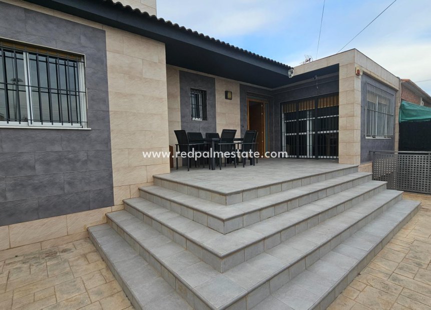 Reventa - Villa independiente -
Torrevieja - Los Balcones - Los Altos del Edén