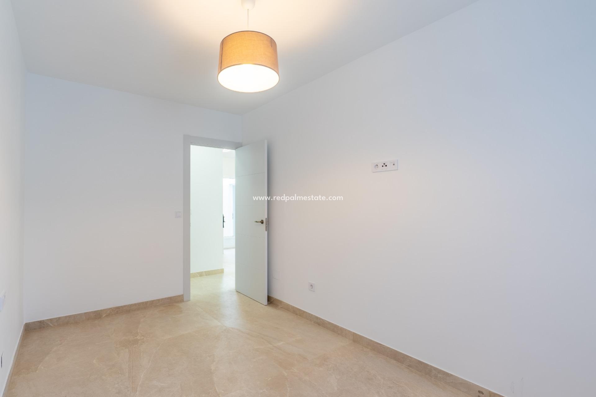 Reventa - Villa independiente -
Torrevieja - Punta Prima