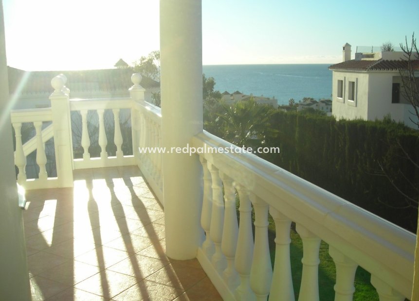 Reventa - Villa -
La Cala de Mijas