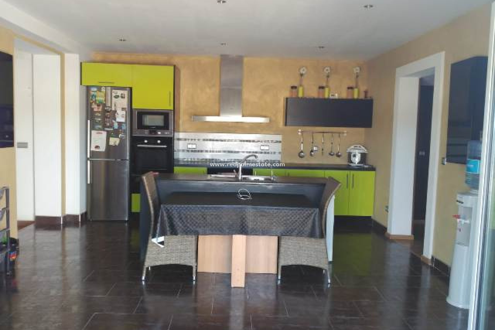 Reventa - Villa -
La Matanza - Inland