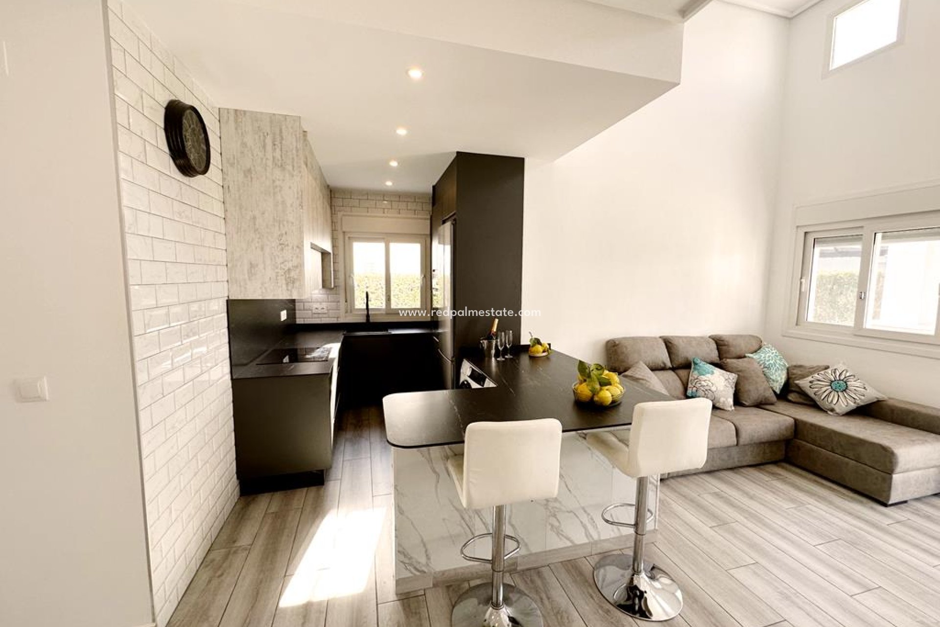 Reventa - Villa -
La Torre Golf Resort - Inland