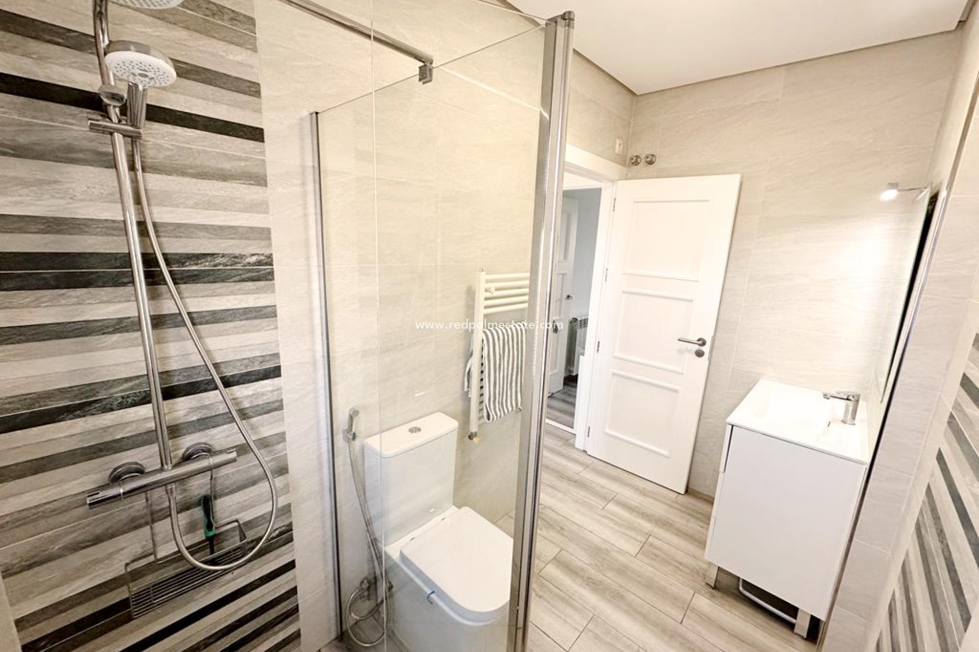 Reventa - Villa -
La Torre Golf Resort - Inland