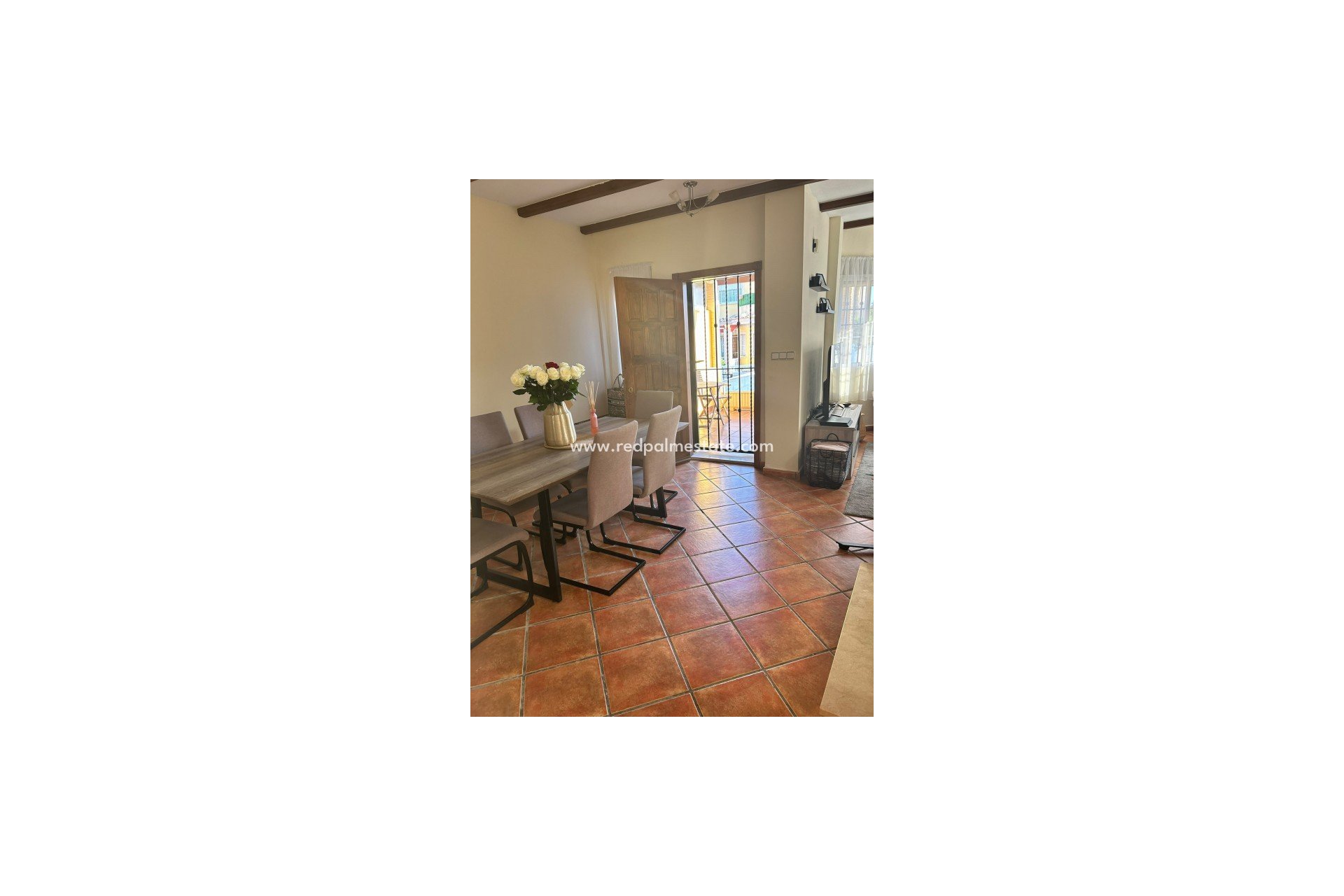 Reventa - Villa -
Lo Crispin