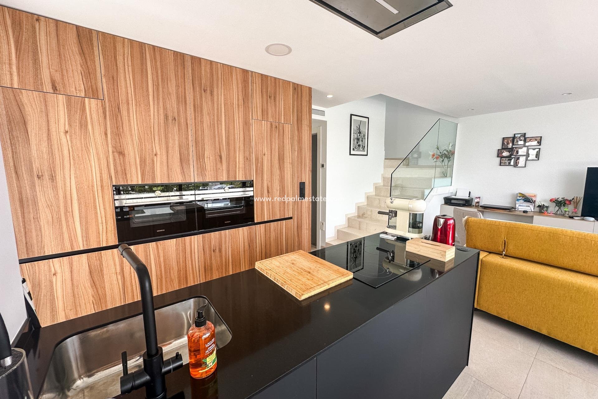 Reventa - Villa -
Los Alcazares - Dolores De Pacheco-santa Rosalía