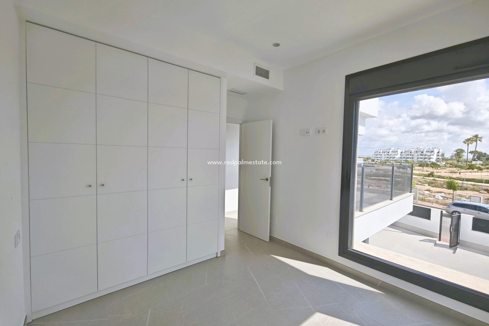 Reventa - Villa -
Los Alczares - Santa Rosalia