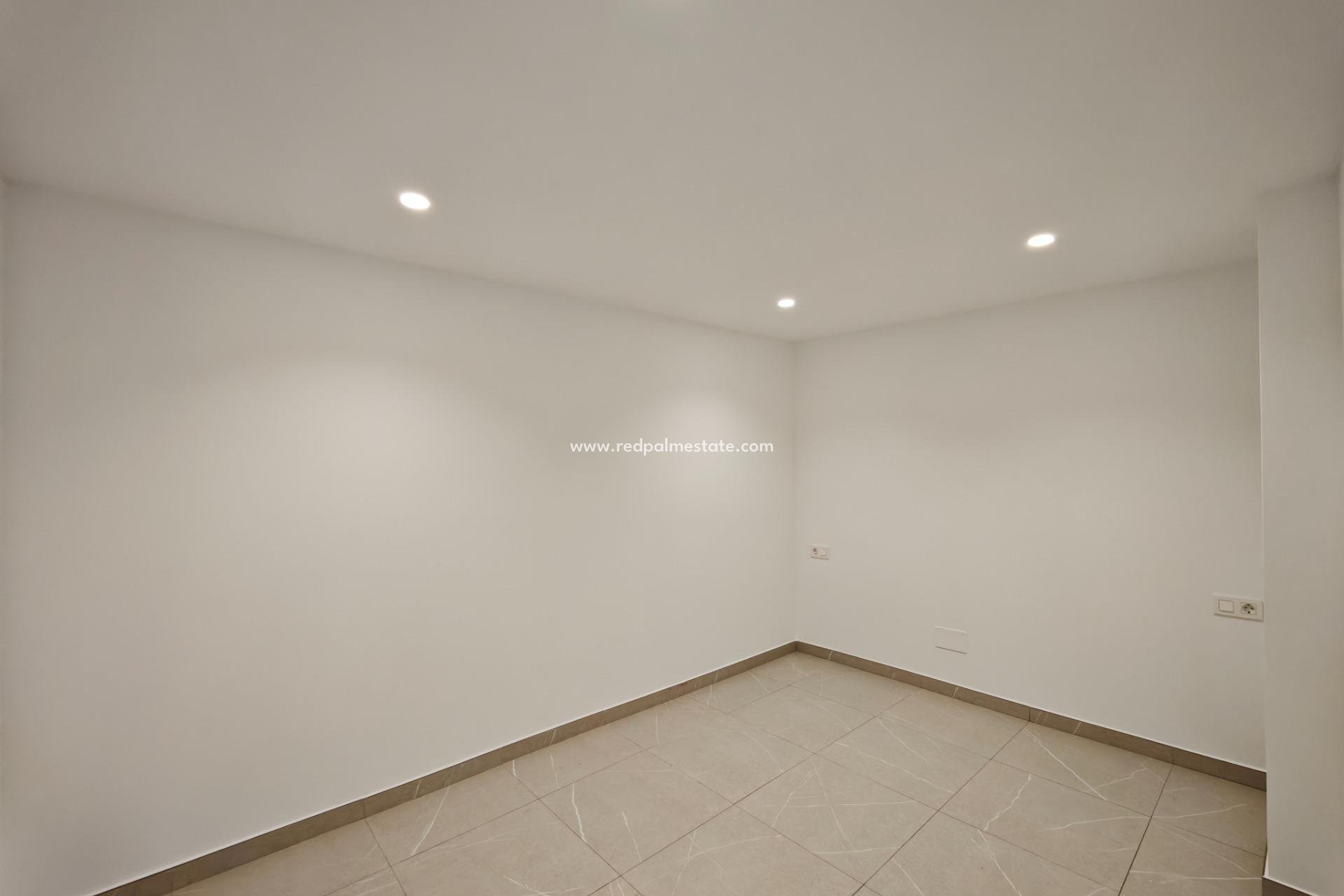 Reventa - Villa -
Los Alczares - Santa Rosalia