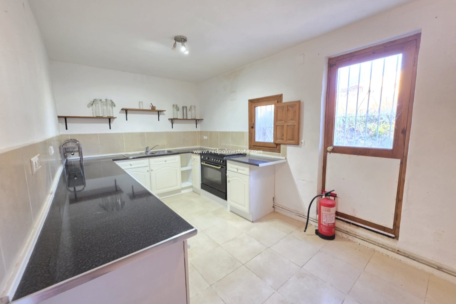 Reventa - Villa -
Monóvar/Monóver - Inland