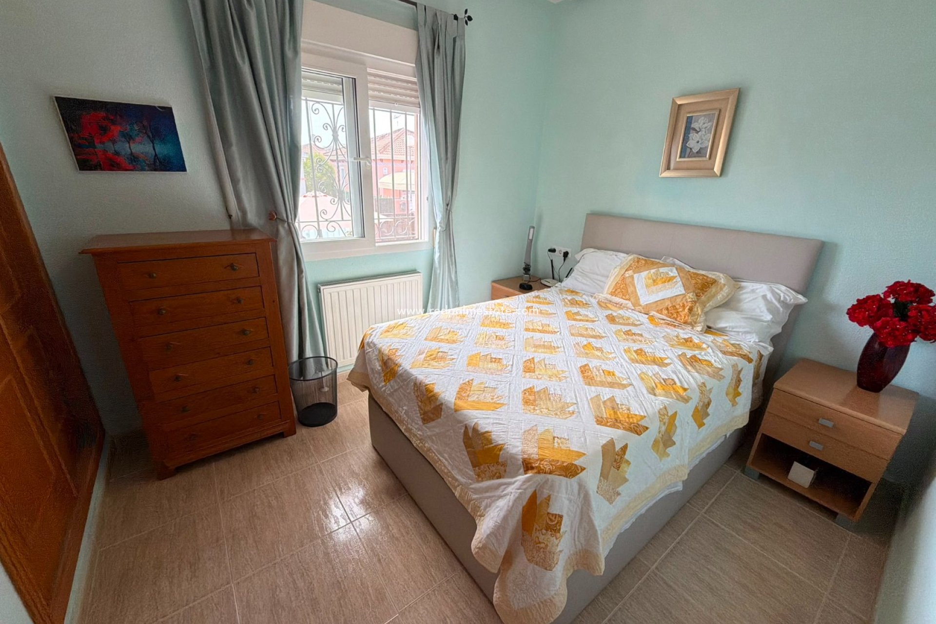 Reventa - Villa -
Montesinos - La Herada