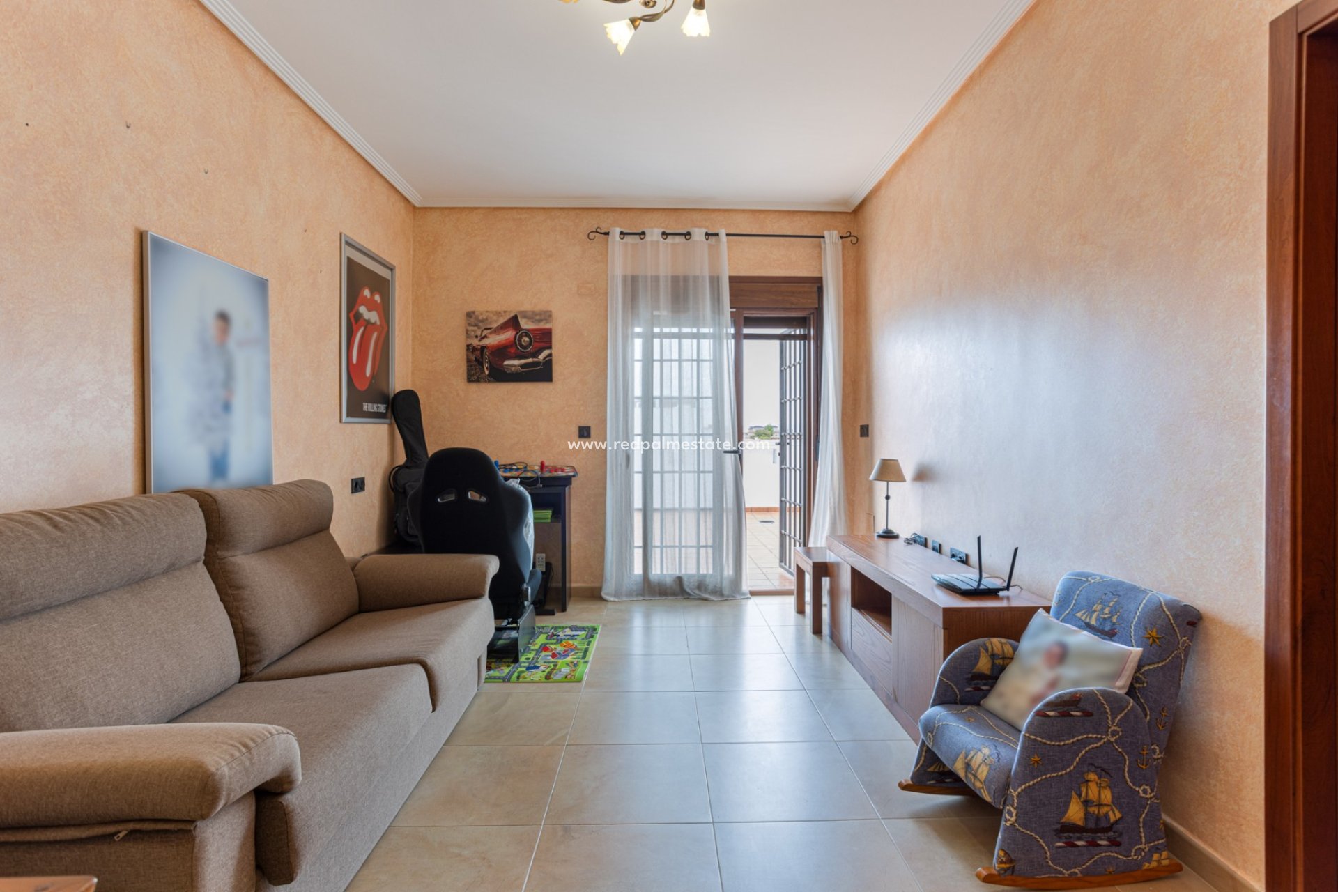 Reventa - Villa -
Montesinos - La Herada