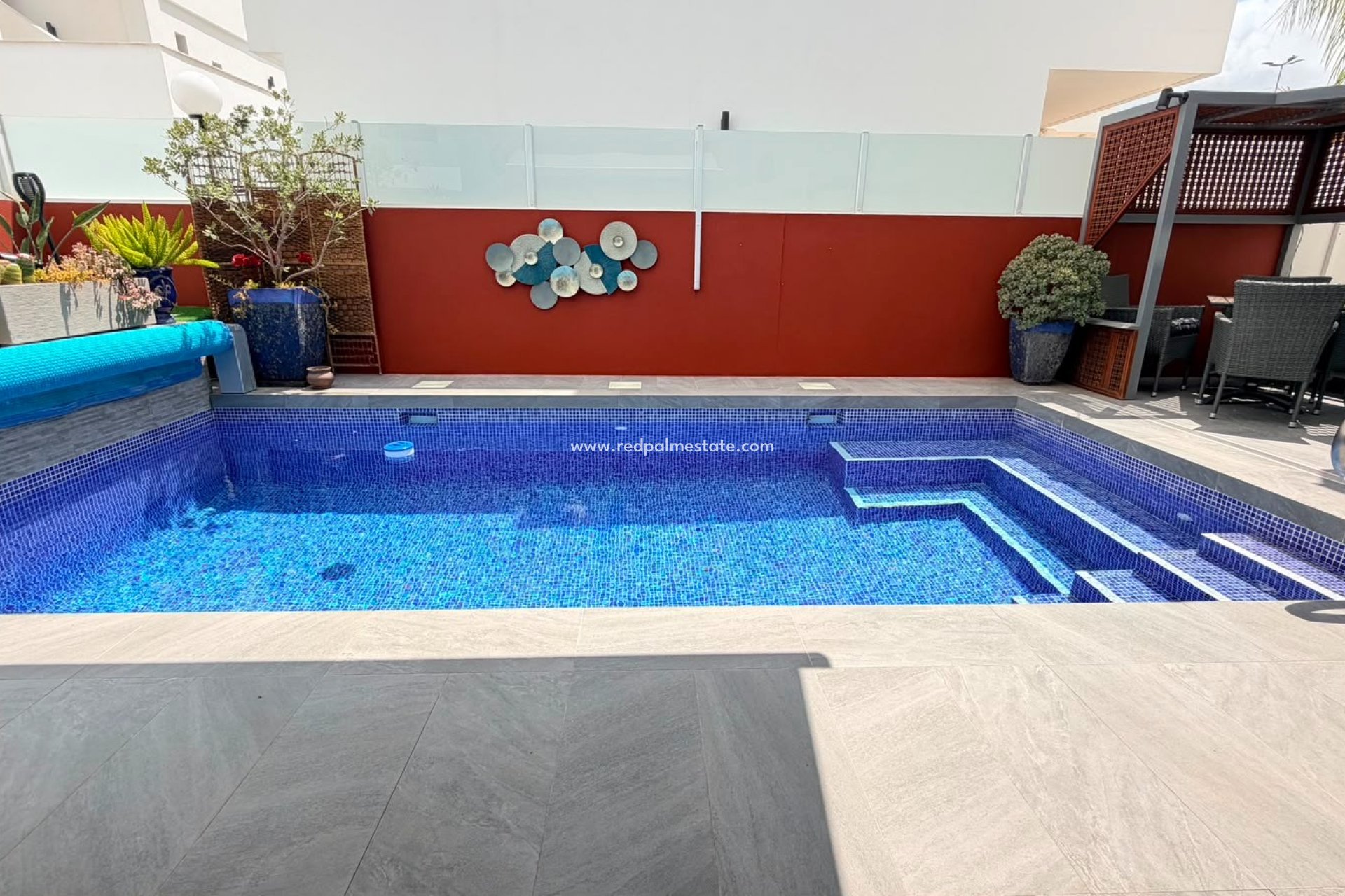Reventa - Villa -
Montesinos - La Herada