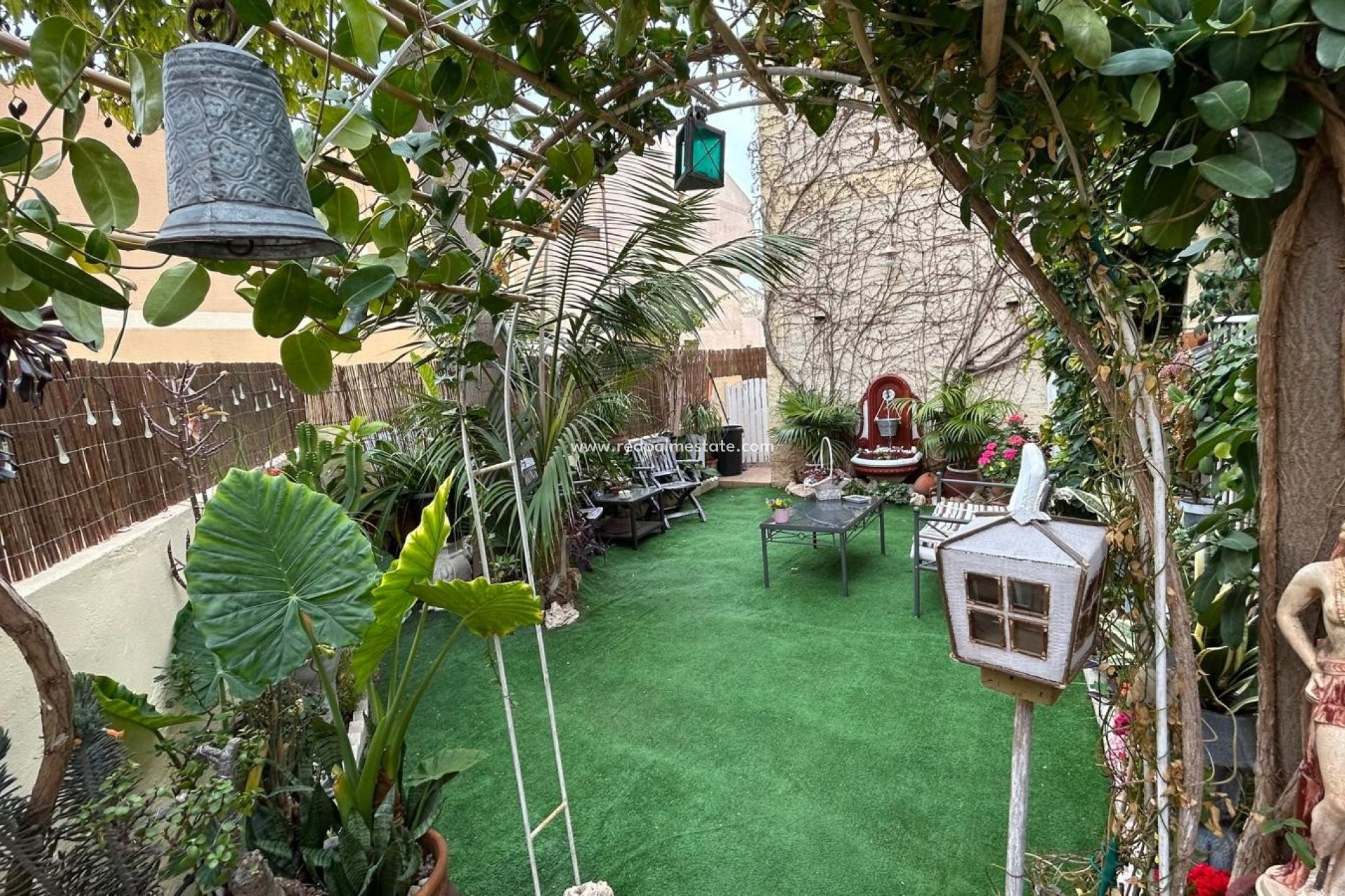 Reventa - Villa -
Montesinos - Los Montesinos