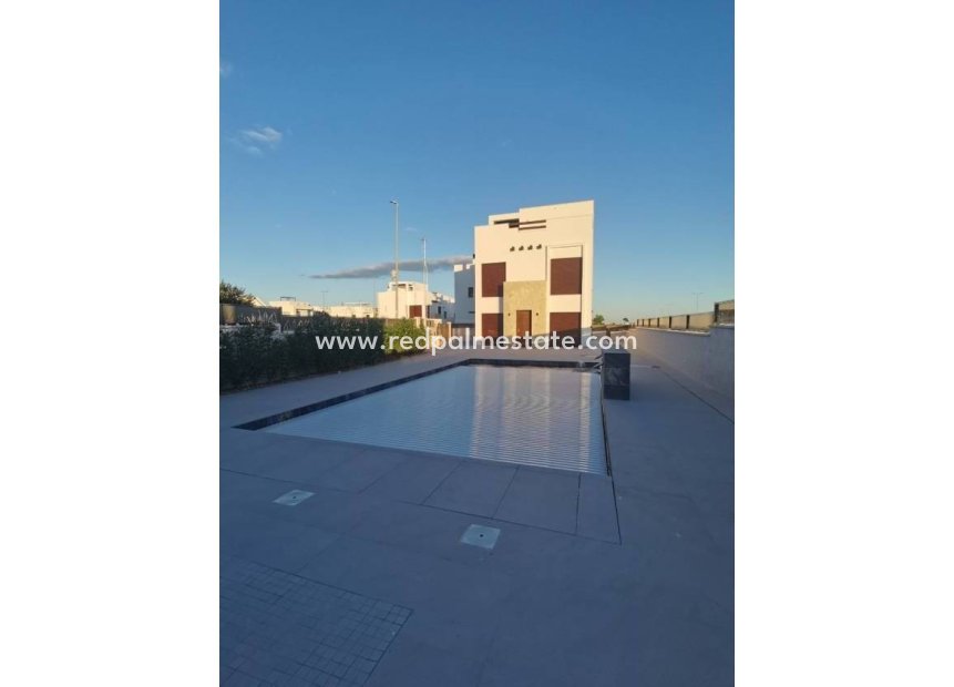 Reventa - Villa -
Montesinos - Los Montesinos