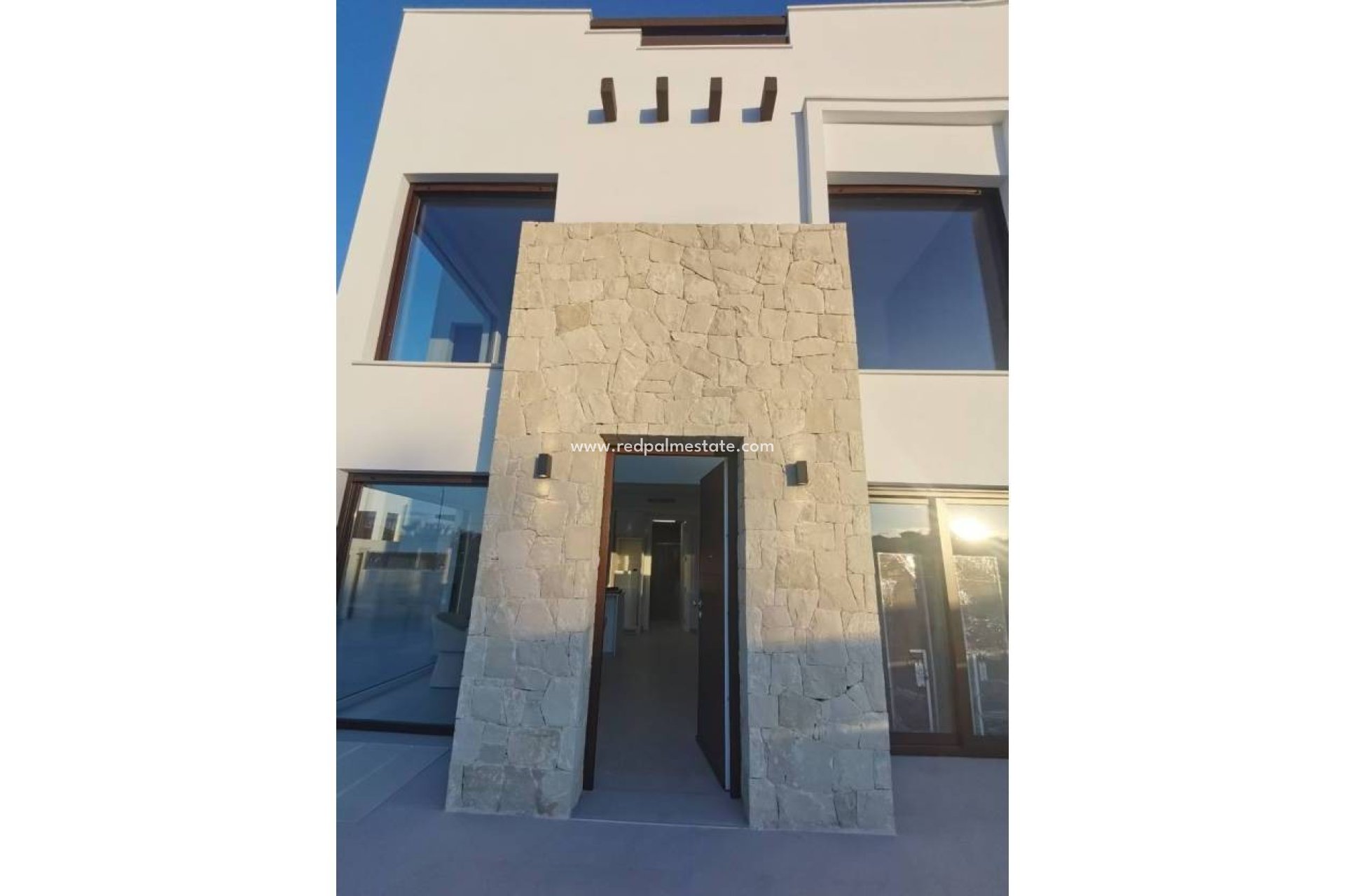 Reventa - Villa -
Montesinos - Los Montesinos