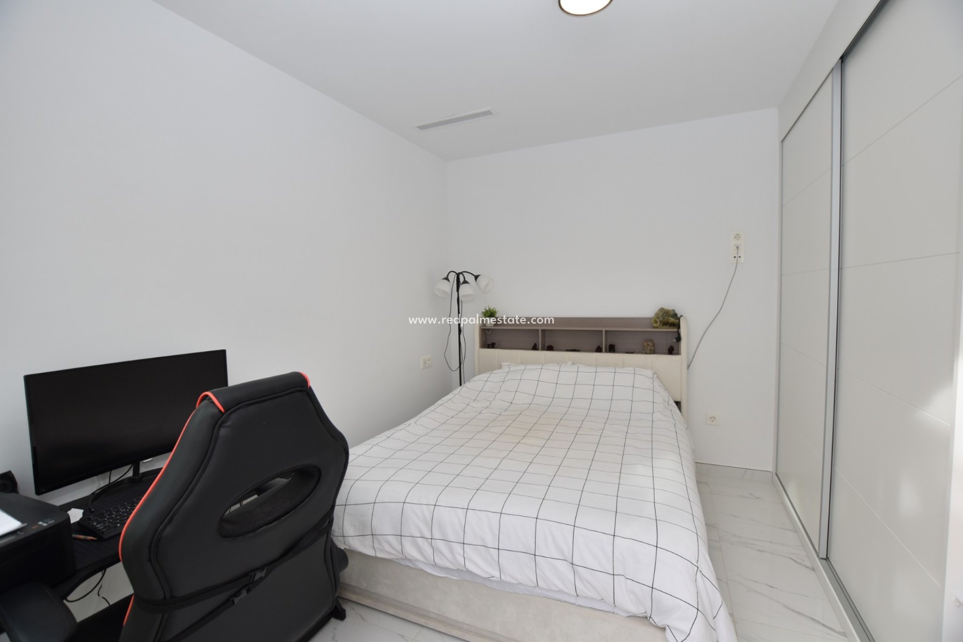 Reventa - Villa -
Montesinos - Los Montesinos