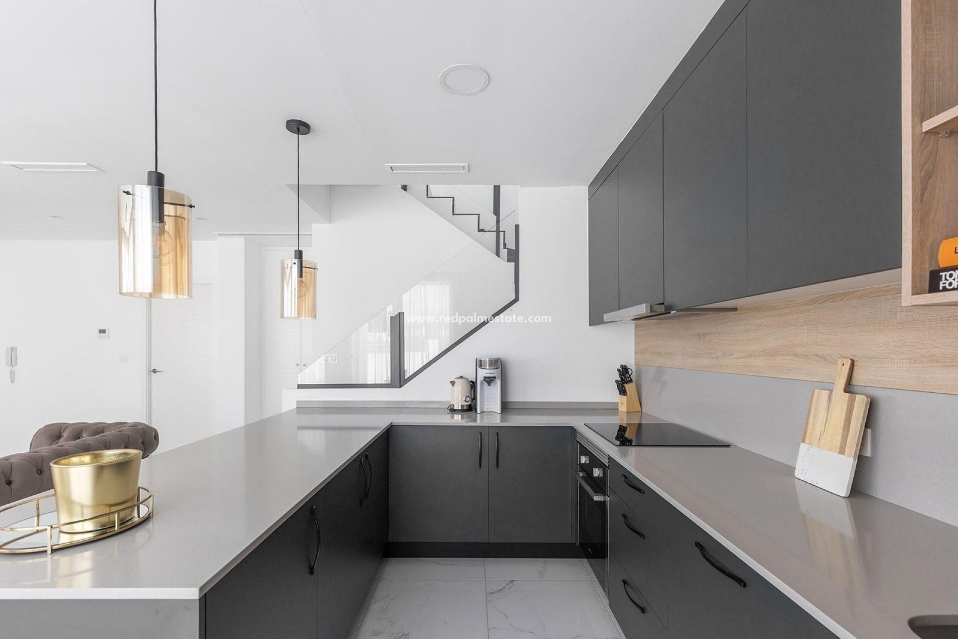 Reventa - Villa -
Montesinos - Pueblo 8