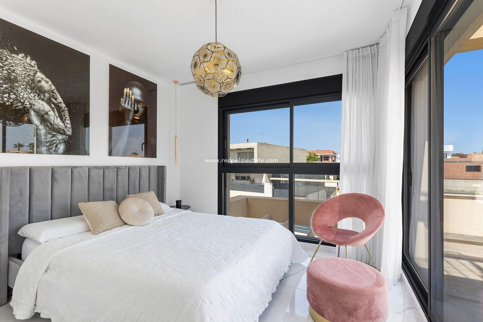 Reventa - Villa -
Montesinos - Pueblo 8