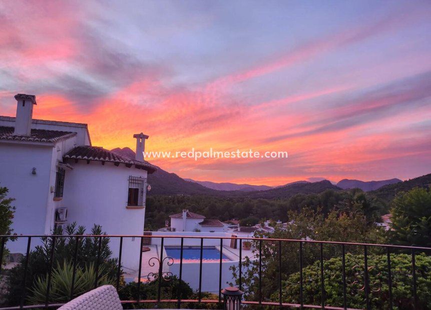 Reventa - Villa -
Murla - Inland