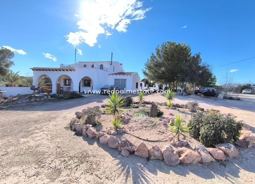 Reventa - Villa -
Novelda - Inland