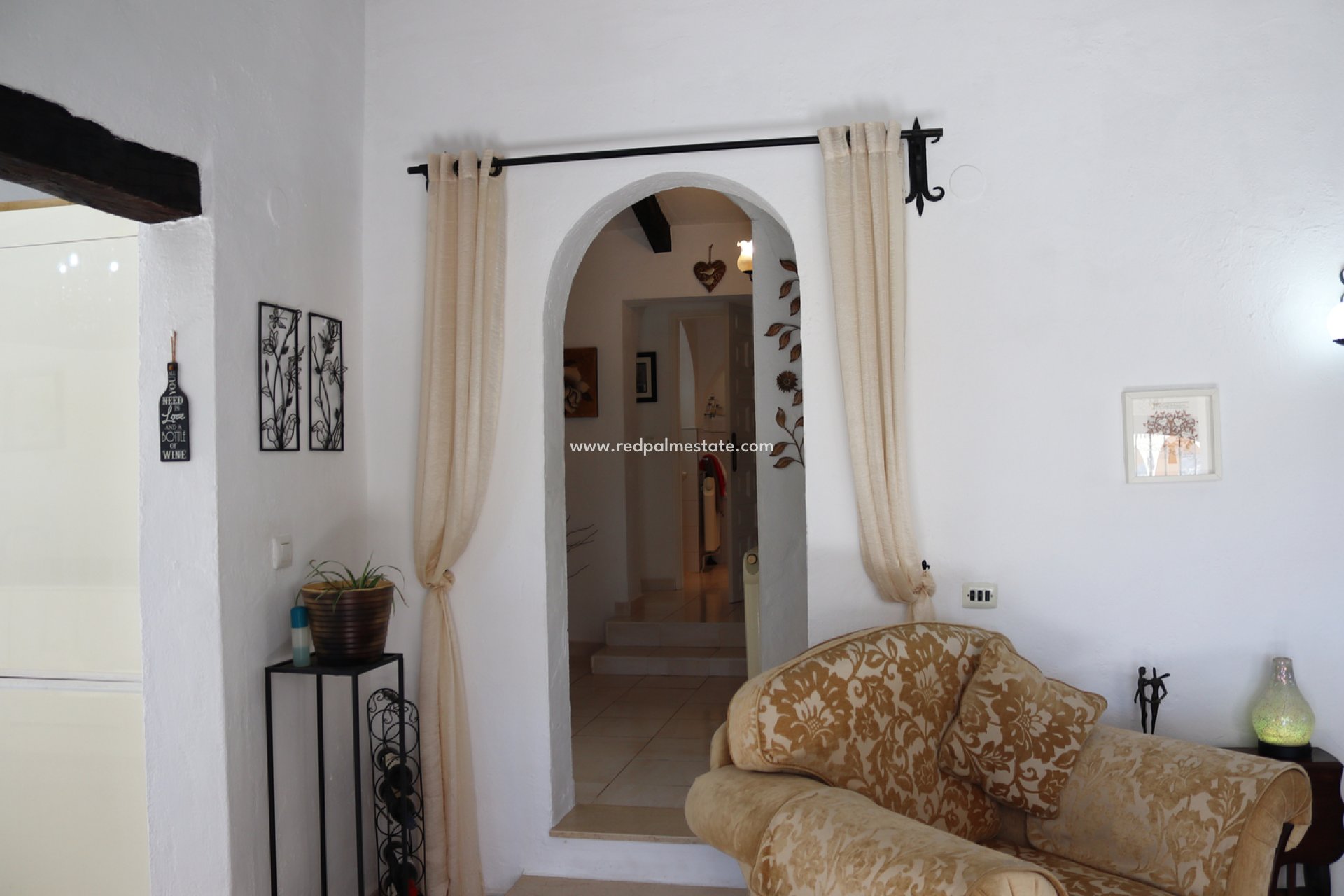 Reventa - Villa -
Orba - Inland