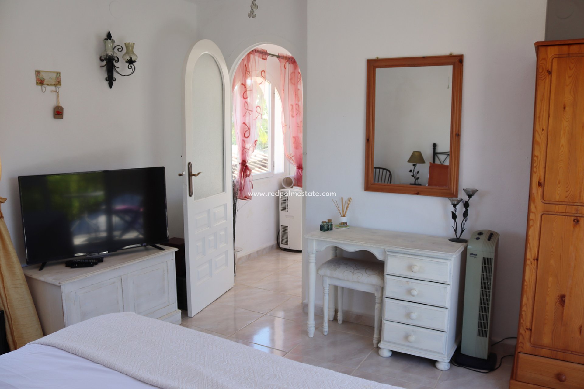 Reventa - Villa -
Orba - Inland