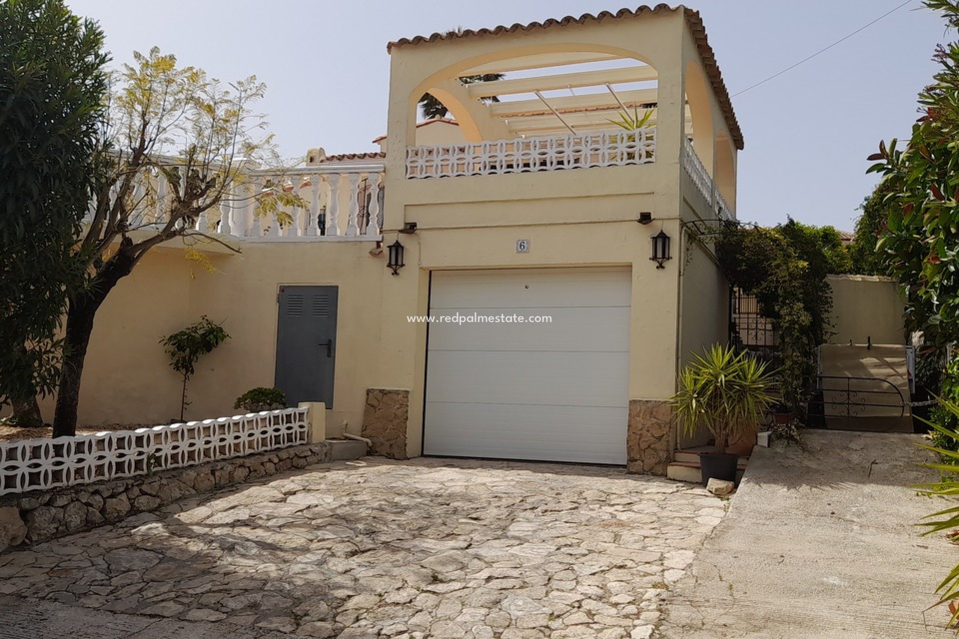 Reventa - Villa -
Orba - Inland