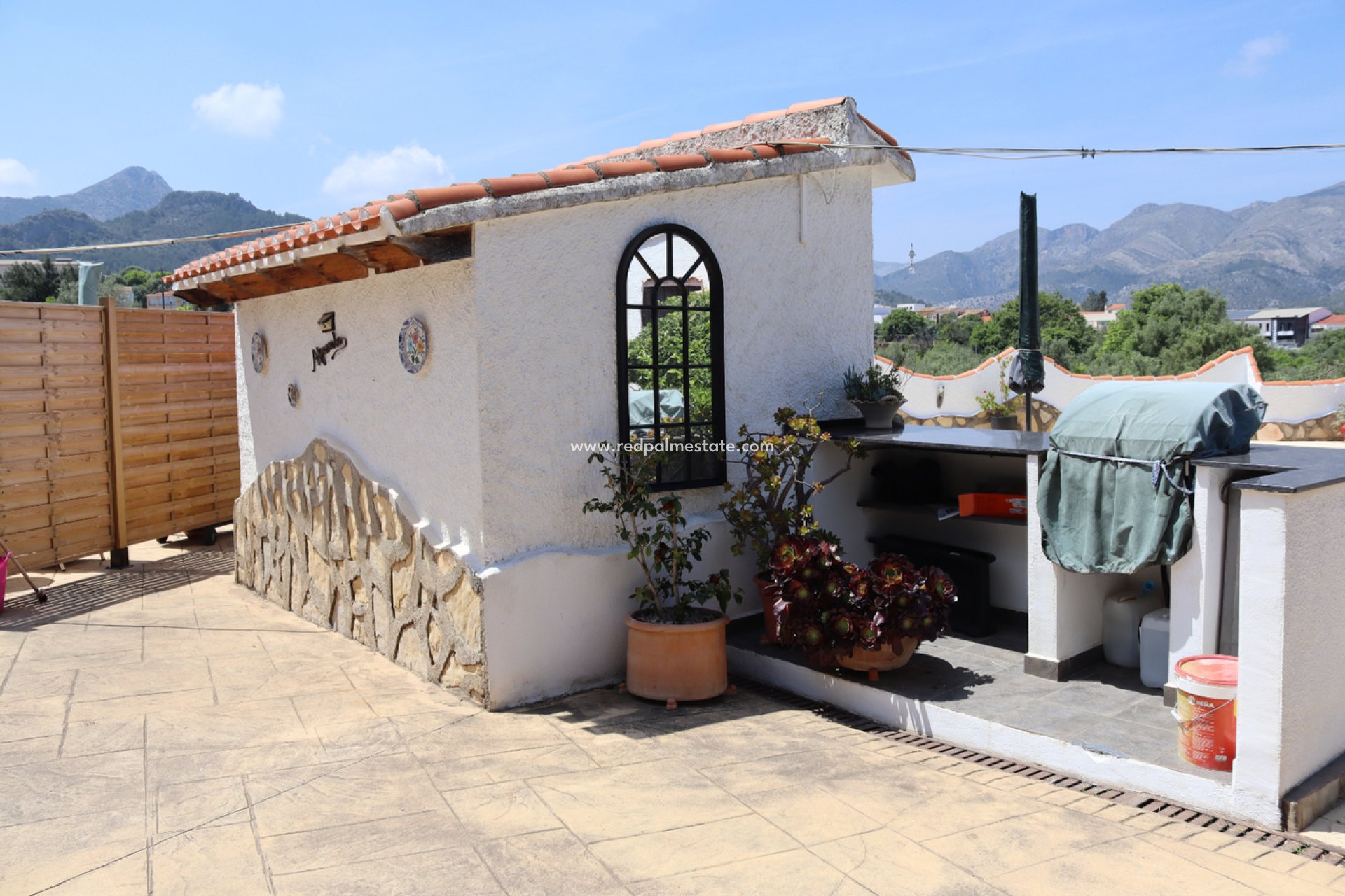 Reventa - Villa -
Orba - Inland