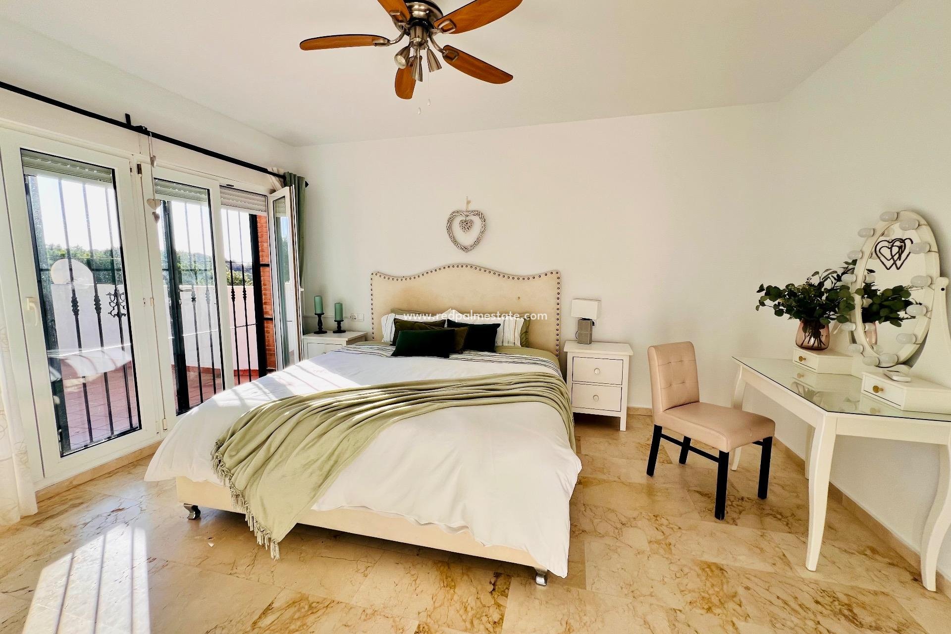 Reventa - Villa -
Orihuela Costa - Altos de Campoamor