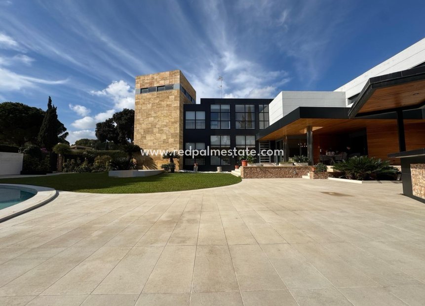 Reventa - Villa -
Orihuela Costa - Altos de Campoamor